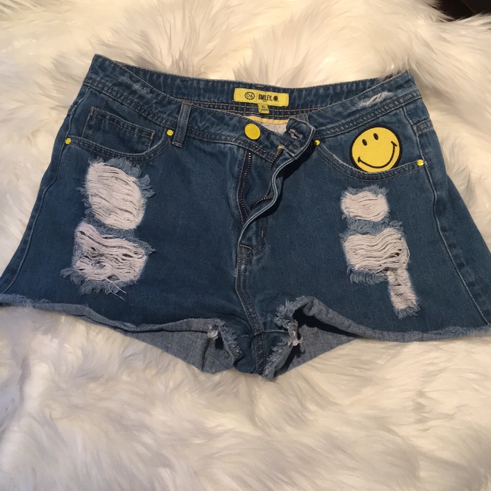 Smiley shorts 🙂